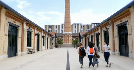 Image extraite de la vidéo : La Fondation Culture & Diversité. (2017, 17 octobre). Les Ateliers Egalité des Chances à l’Institut national du patrimoine pour les restaurateurs [Vidéo]. YouTube. https://www.youtube.com/watch?v=PNJgCqCxEKw