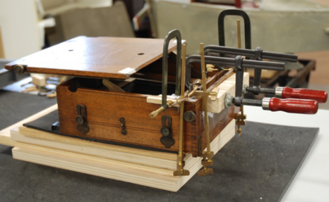 Gantier, Gaëlle, "Rapport d'étude et de traitement. Chambre touriste pliante format 17 X 17 cm [Inp 2014-404]"