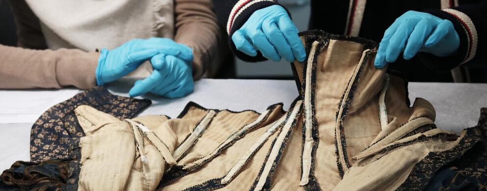 Atelier de restauration des textiles, Aubervilliers, INP, photo de Marie-Laure Maignez, 2019