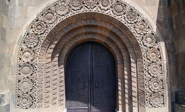 Mother Armenia Monument, Yerevan - CC BY Armineaghayan