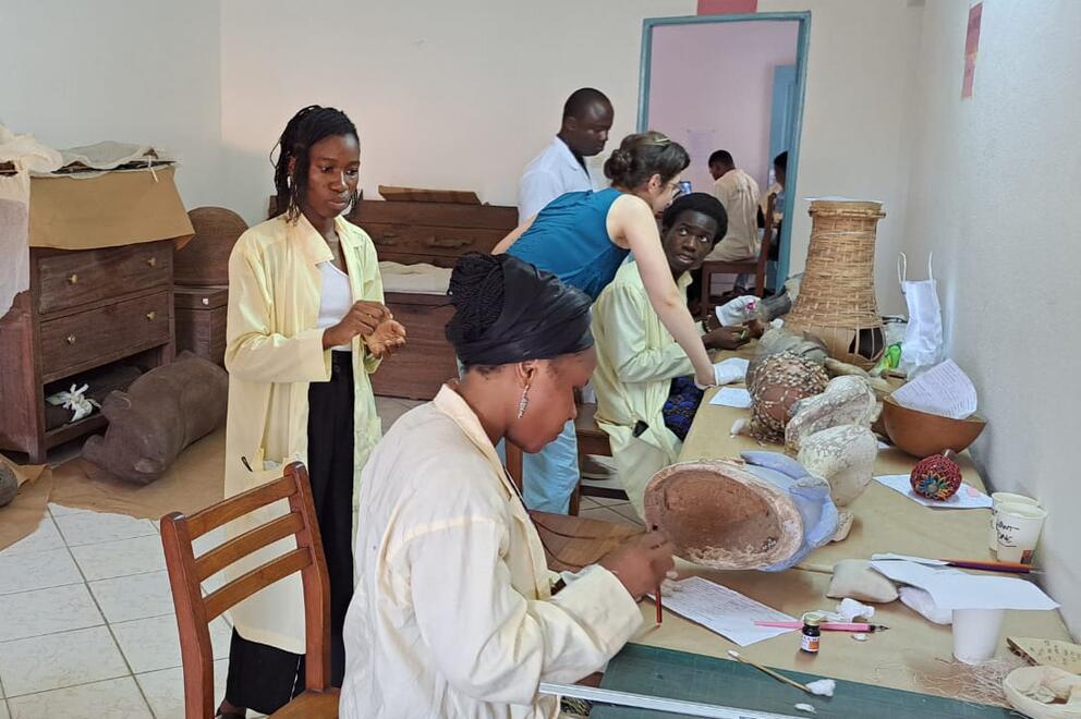 Chantier-école au musée ethnographique Alexandre Sènou Adande de Porto-Novo - Potos Frédérique Vincent